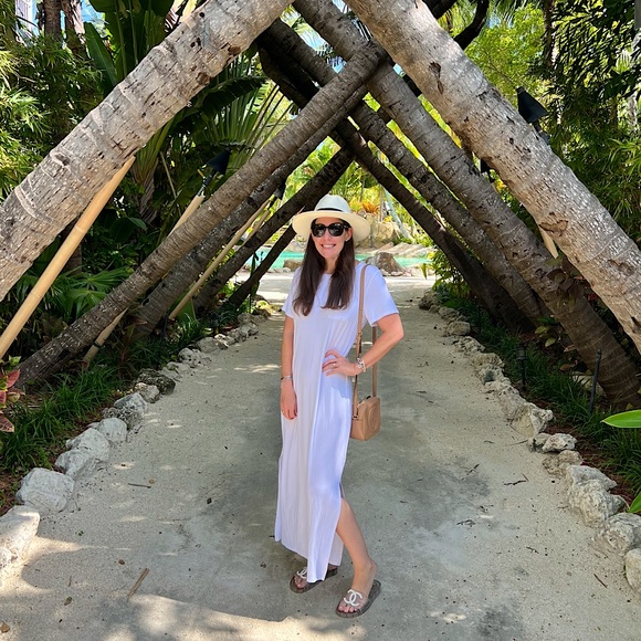 Welcome To My Closet - Picture 1 of 2